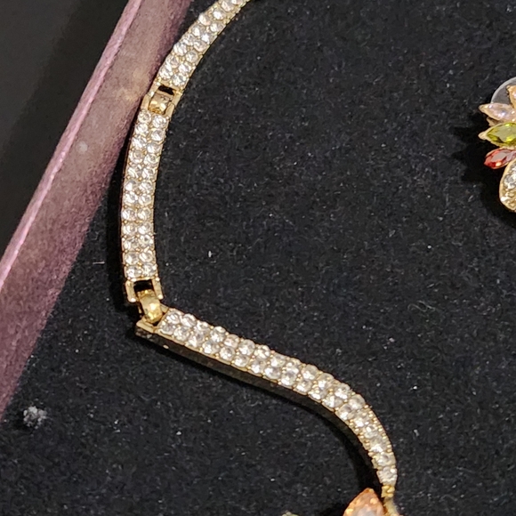 Elegant Multicolor Gemstone Necklace and Earring Set - Picture 8 of 13